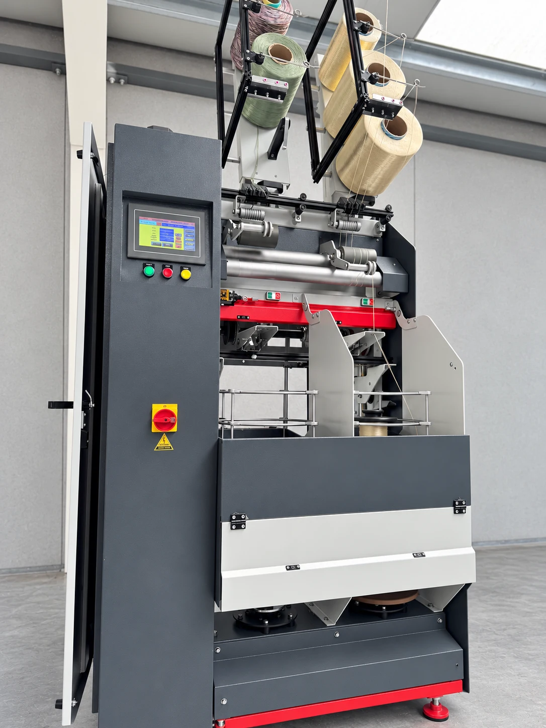 RE-300 · Front guarding and yarn path