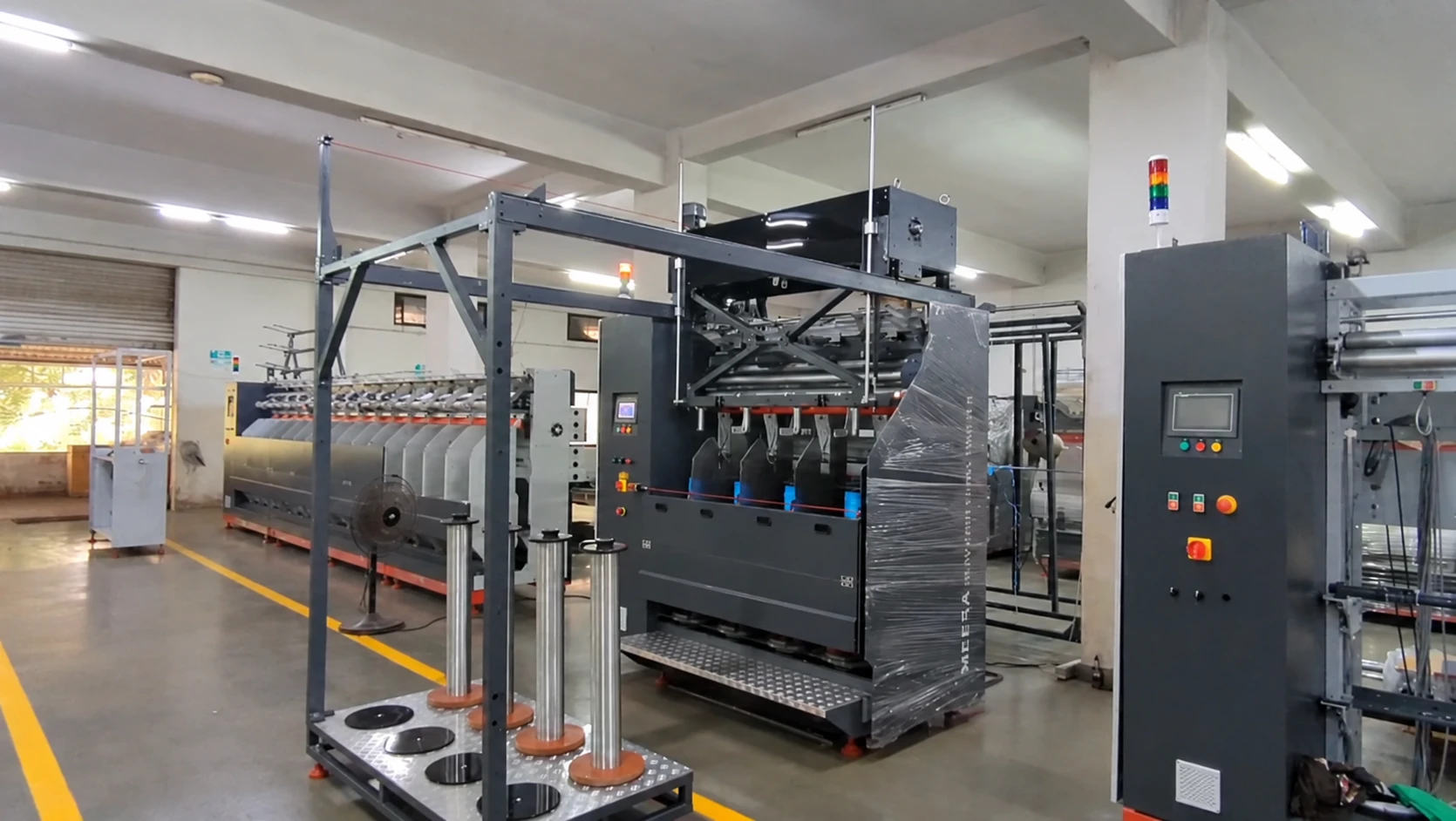 RE-300 — bobbin handling system